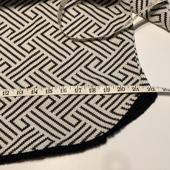 Women’s Anthropologie W5 woven top fringe trim, black white geometric Sz medium - Picture 9 of 9